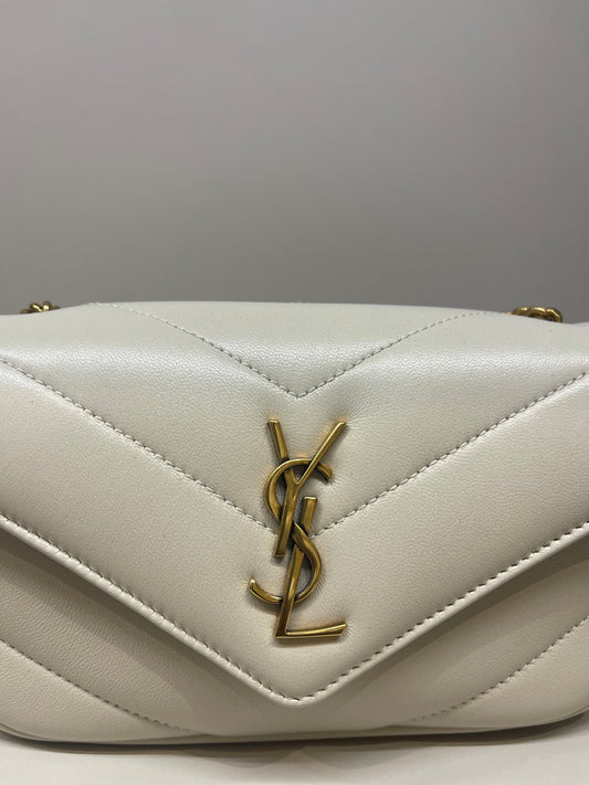SAINT LAURENT LOULOU BAG IN WHITE WITH GOLD TONE HARDWARE